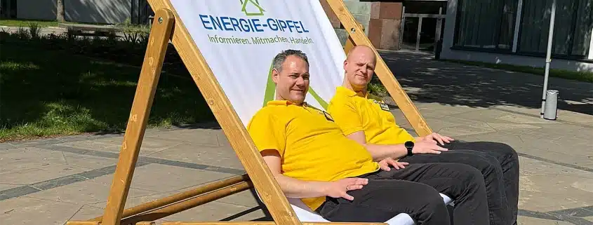 Energie-Gipel in Bonn im Liegestuhl Oliver Buron und ein Mitarbeiter